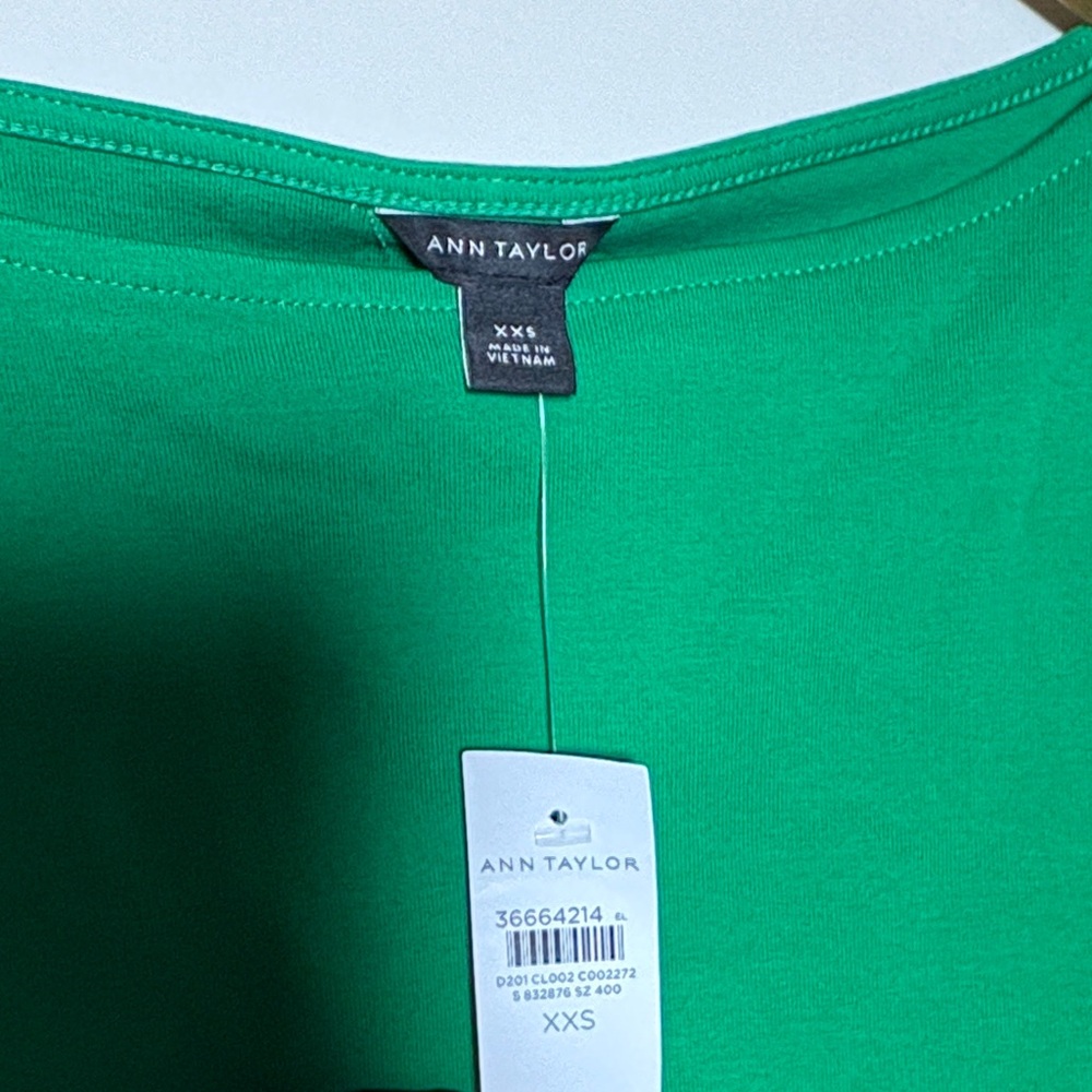 Ann Taylor Vibrant Green Tank Top - Picture 2 of 3